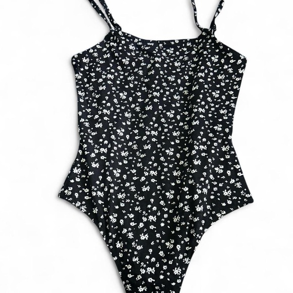 Sky & Sparrow Tops - Floral Black and White Bodysuit